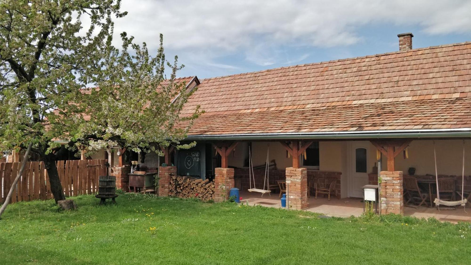 Apartament Oereghaz Vendeghaz Lakhegy Zewnętrze zdjęcie